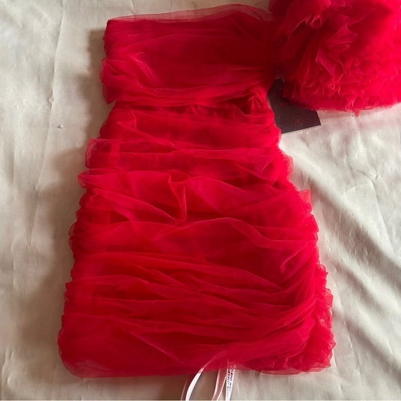 NEW! House of CB- Noelle Scarlet Mini Dress Red Ruffle Ball One Sleeve Size S - Picture 6 of 10